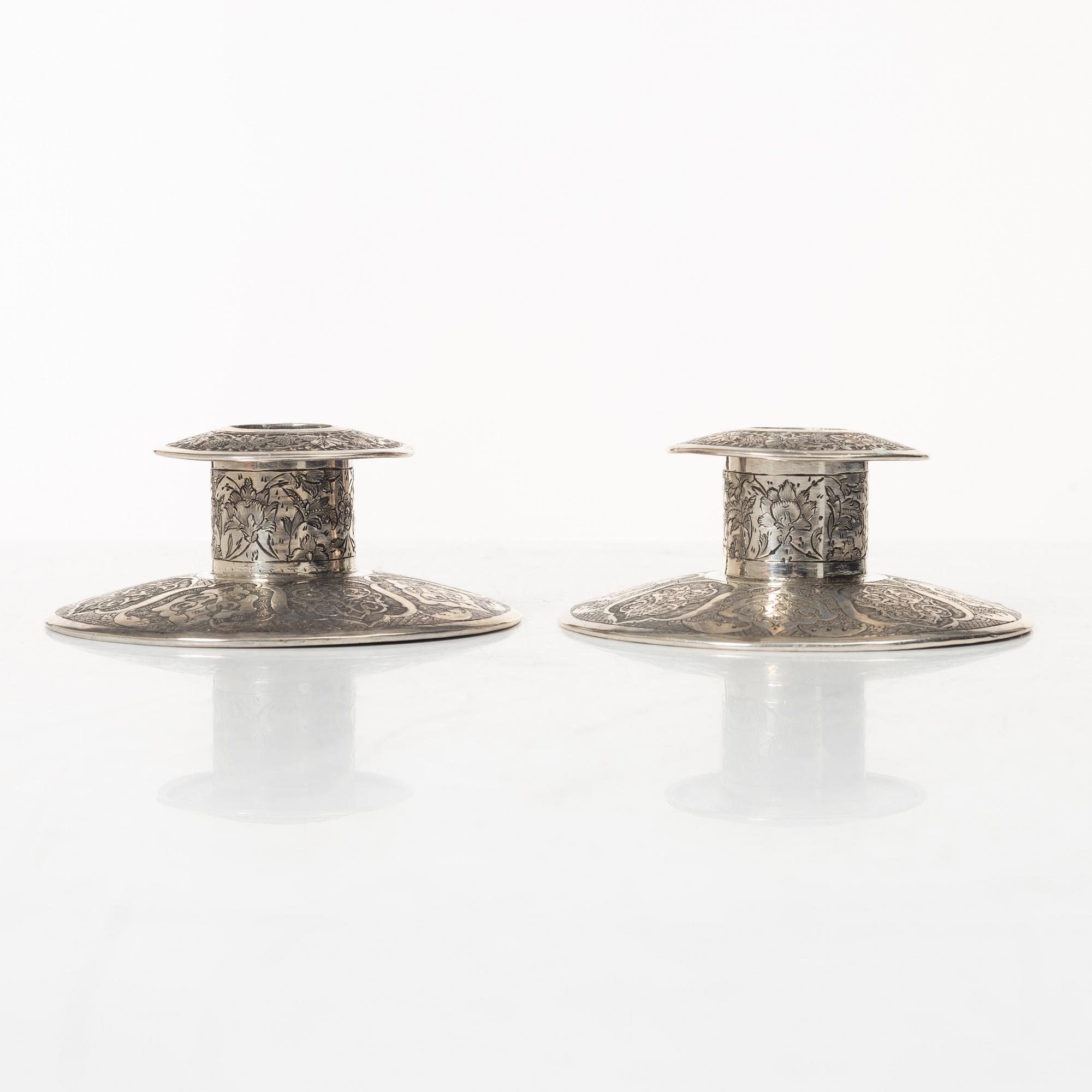 Ljusstakar ett par, silver, persiska, 1900-talets första hälft. Totalvikt 215 gram.