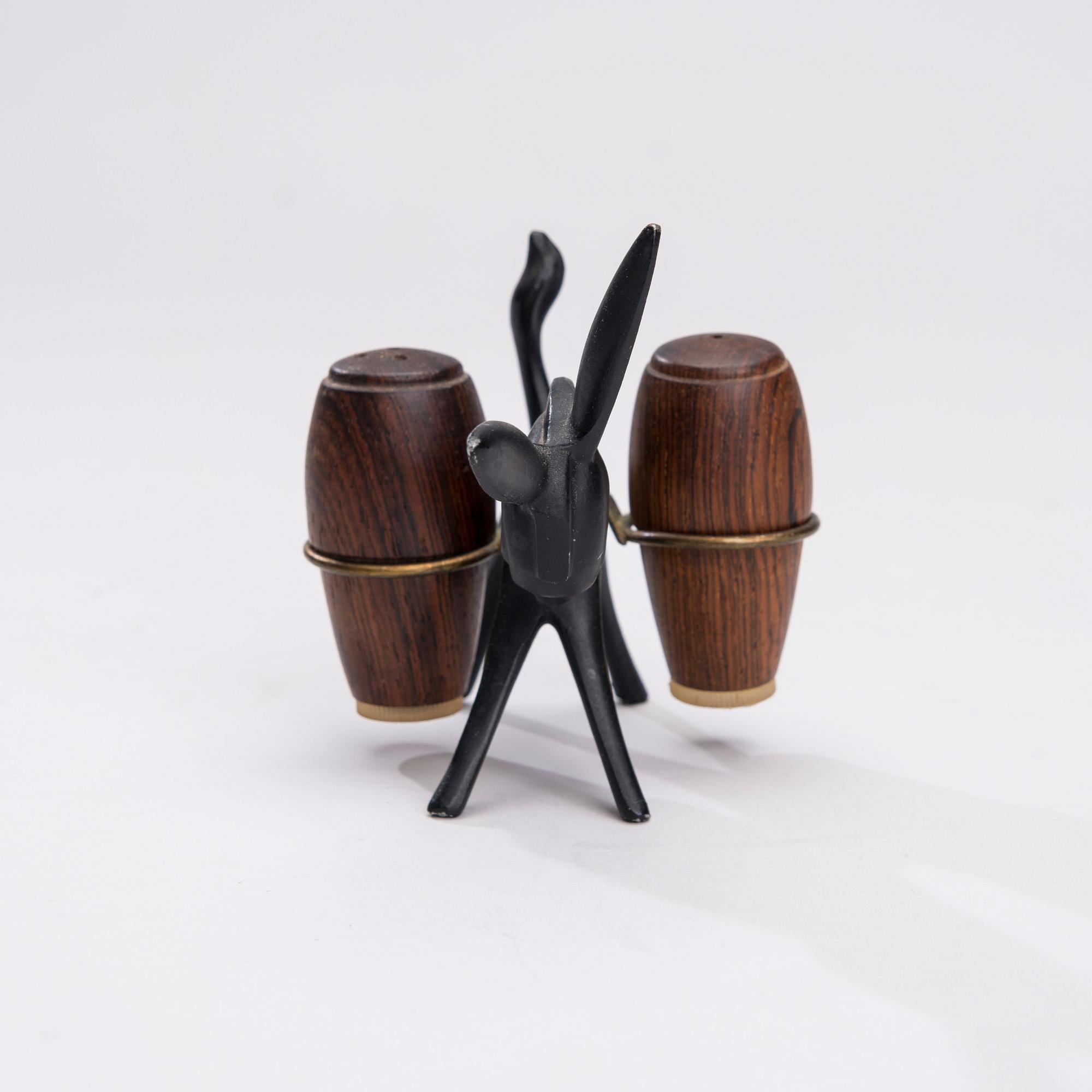 WALTER BOSSE, KRYDDSTÄLL, metall samt trä, tillverkad av Herta Baller, Österrike 1950-tal.