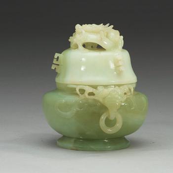 RÖKELSEKAR, nefrit, Kina. Troligen 1800-tal.
