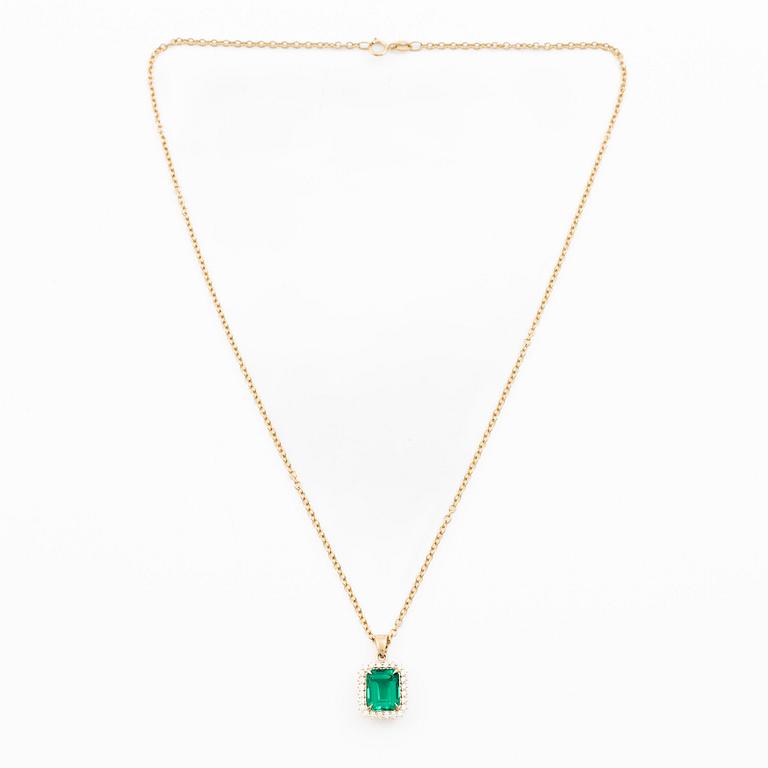 Necklace 18K gold with synthetic emerald and brilliant-cut diamonds.
