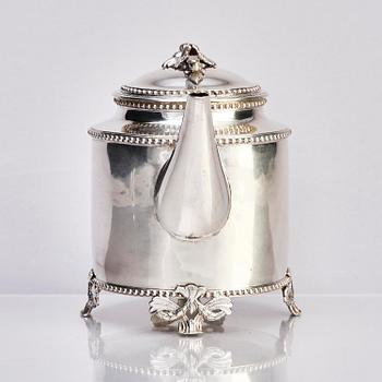 A Swedish 18th century silver teapot, mark of Nils Reetz, Umeå 1788.