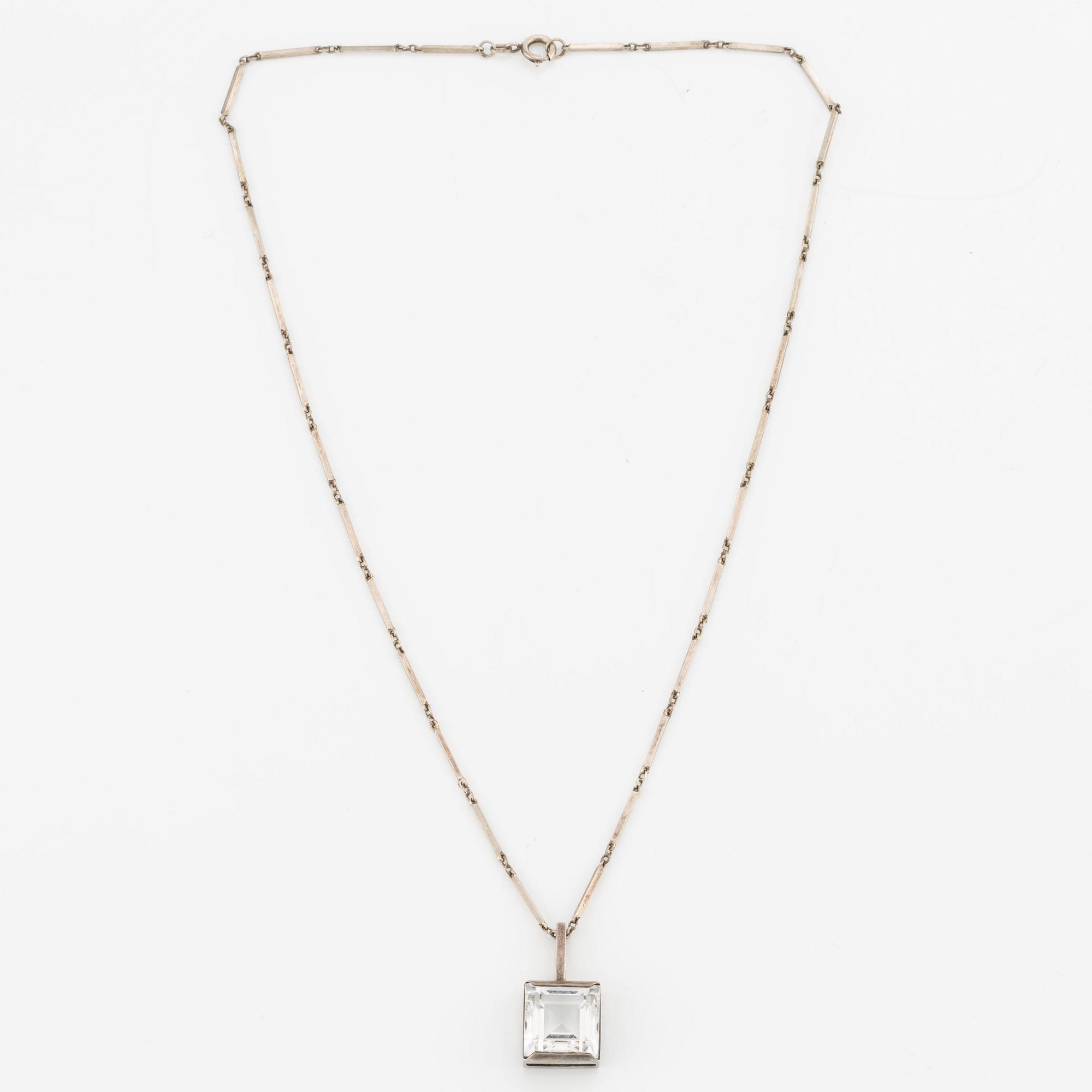 Collier silver med fasettslipad bergkristall, Hallberg.