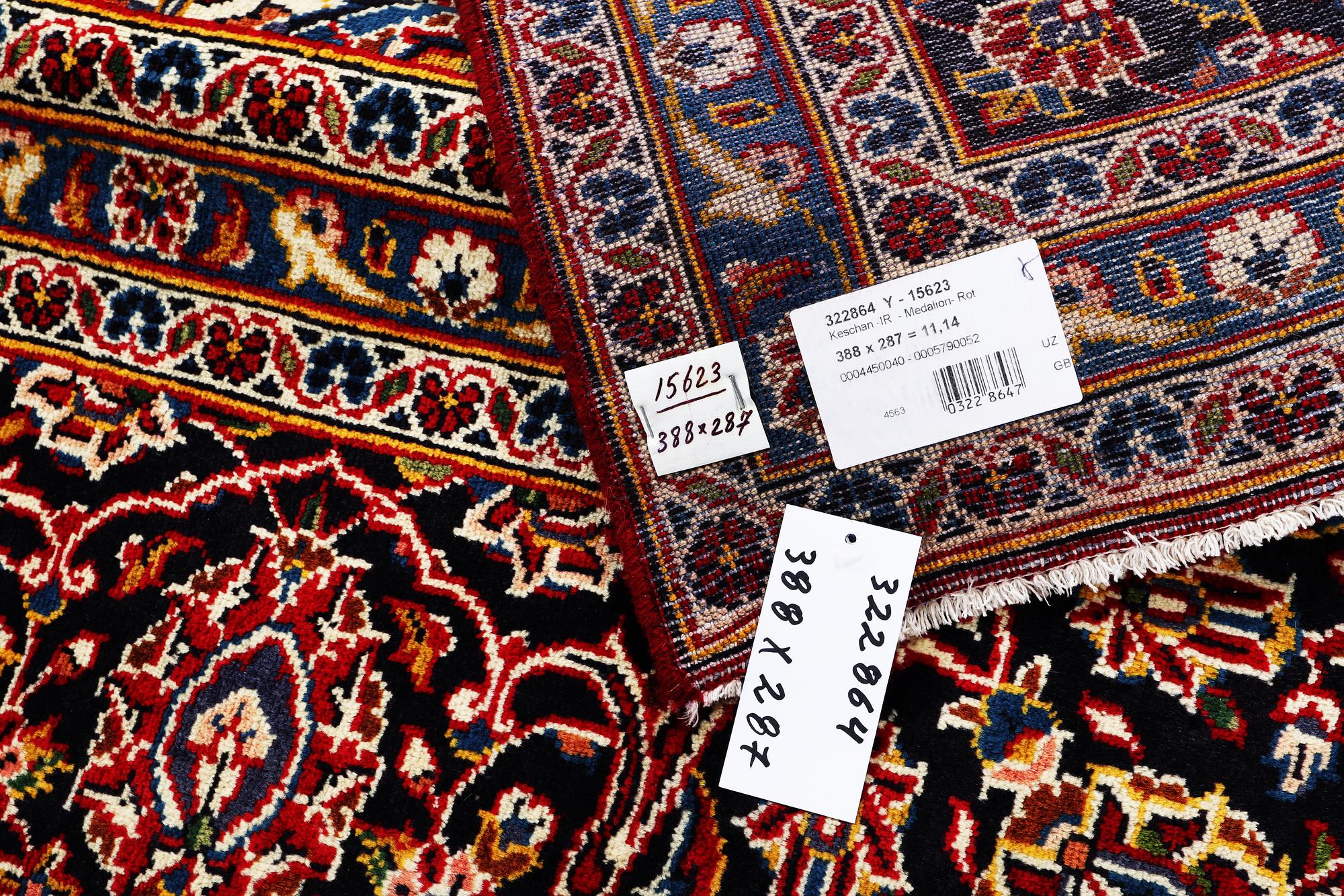 Matta, Keshan, ca 388 x 287 cm.