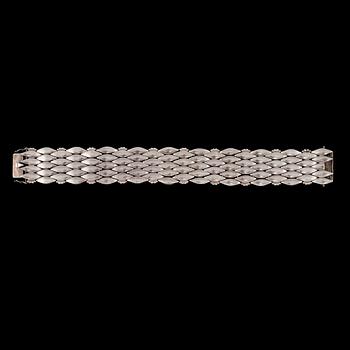ARMBAND, sterlingsilver, Georg Jensen, Danmark, importstämplad, omkring 1900-talets tredje kvartal. Vikt 65 g.