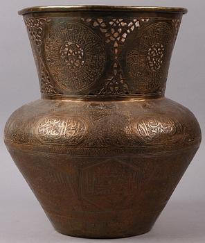 YTTERFODER/KRUKA, mässing. Orientalisk.