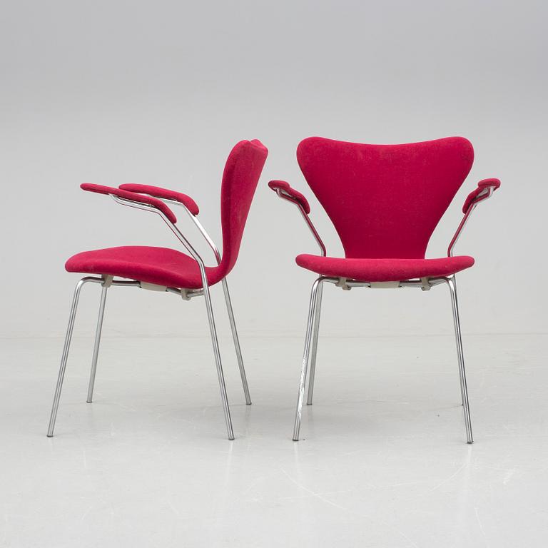 KARMSTOLAR, ett par, "Sjuan", Arne Jacobsen, Fritz Hansen.