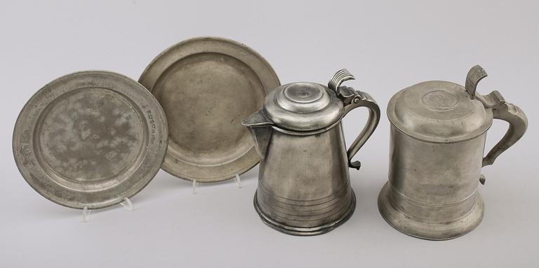 STOP, KANNA samt TALLRIKAR, 2 st, tenn, 1800-talets första hälft.