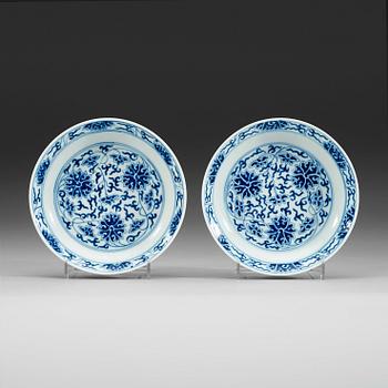 A pair of blue and white lotus dishes, Qing dynasty, Guangxu mark and period (1874-1908).