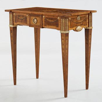 DAMARBETSBORD, av Georg Haupt, (mästare i Stockholm 1770-1784), ej signerat. Gustavianskt.