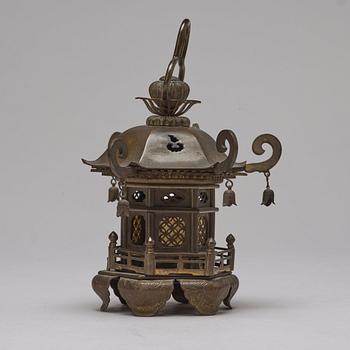 A Japanese tray, miniature pagoda and basket, early 20th Century.