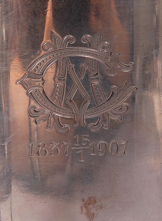 KAFFE- OCH TESERVIS, 4 delar, silver, gustaviansk stil, CG Hallberg, Stockholm, 1906. Totalvikt 2470 gram.