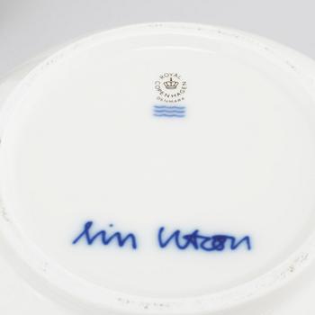 55 pieces of porcelan table ware, partly designed by Lin Utzon, Royal Copenhagen, 1980s.