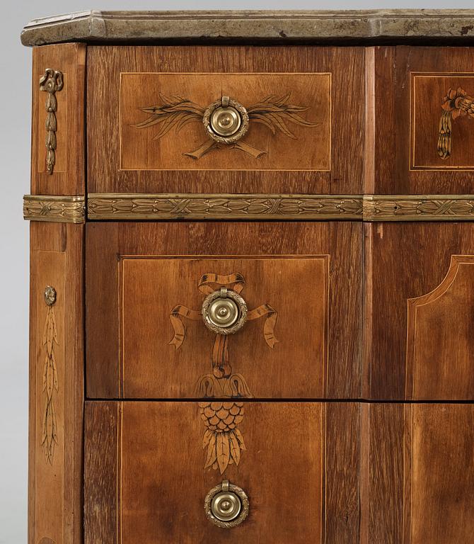 A Gustavian commode, late 18th century.