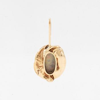 Pendant, 14K gold with opal.