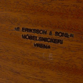 JOSEF FRANK, matbord samt 4 iläggsskivor, modell 947, Firma Svenskt Tenn.