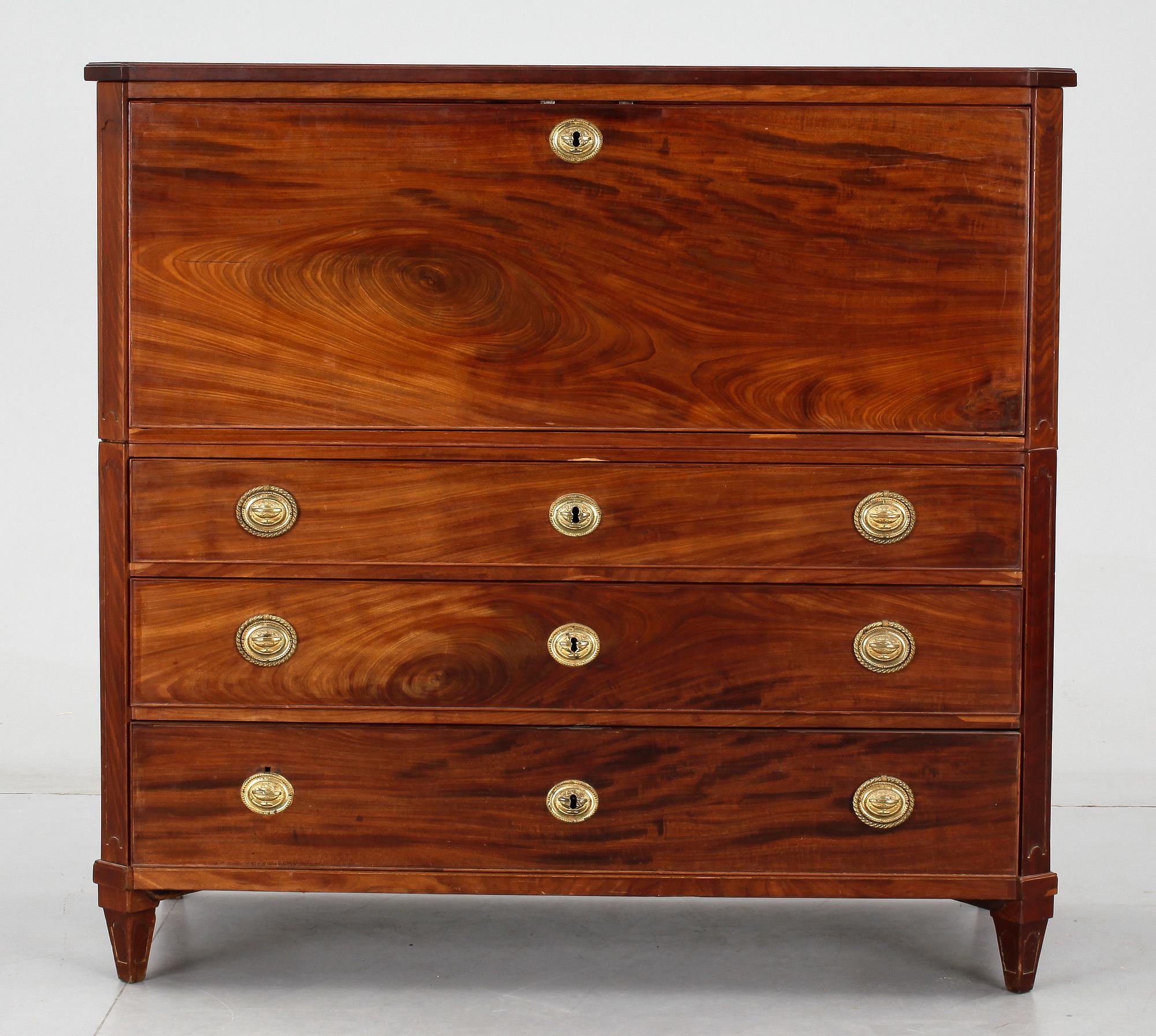 CHIFFONJÉ, sengustaviansk, enl uppgift Niclas Ekroth, 1800-talets början.