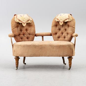 Salongsgrupp, 3 delar, med Drottning Sofias emblem, sent 1800-tal.