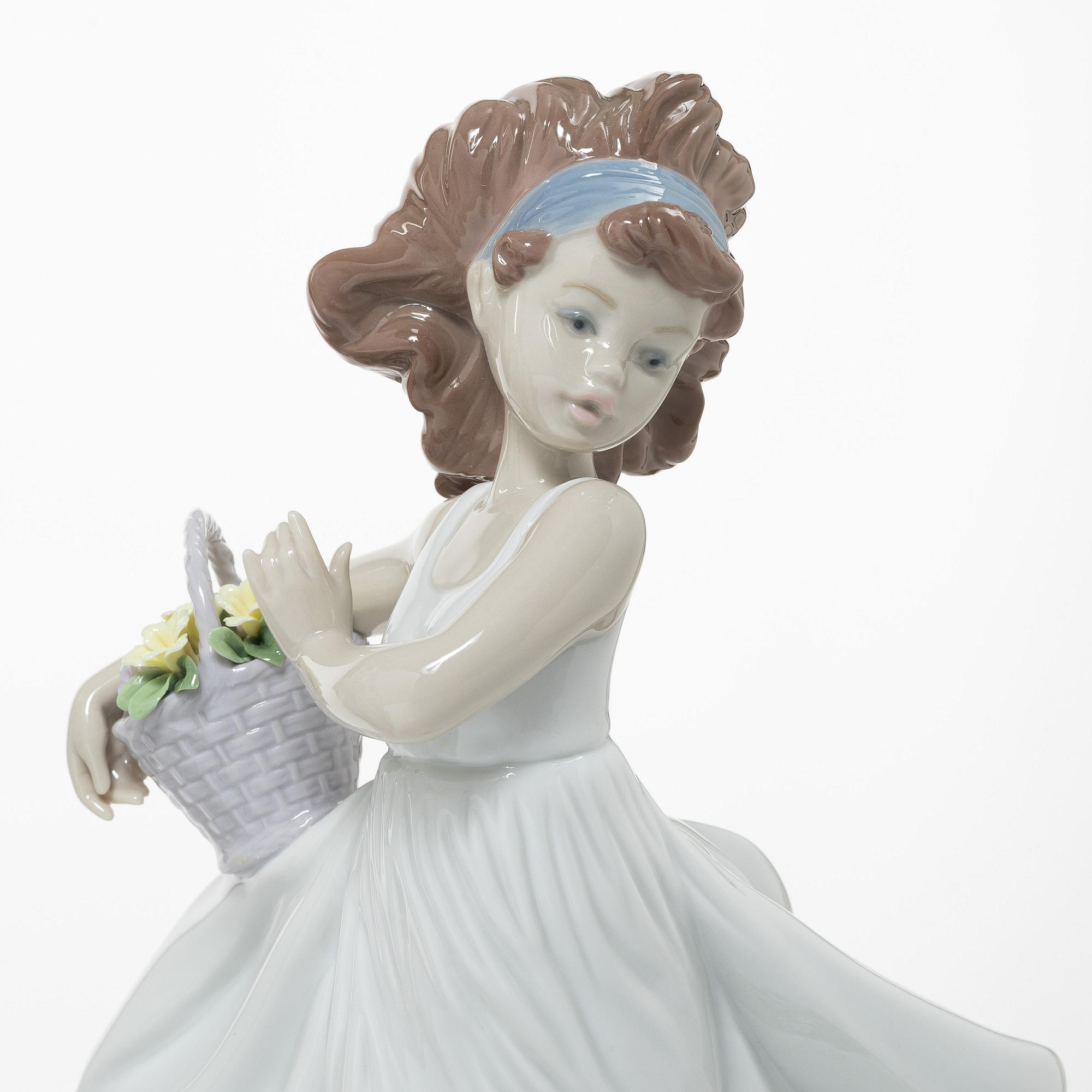Lladró, figurines, 3 pcs, "Wildflowers", "Floral path" and "Sunday stroll".