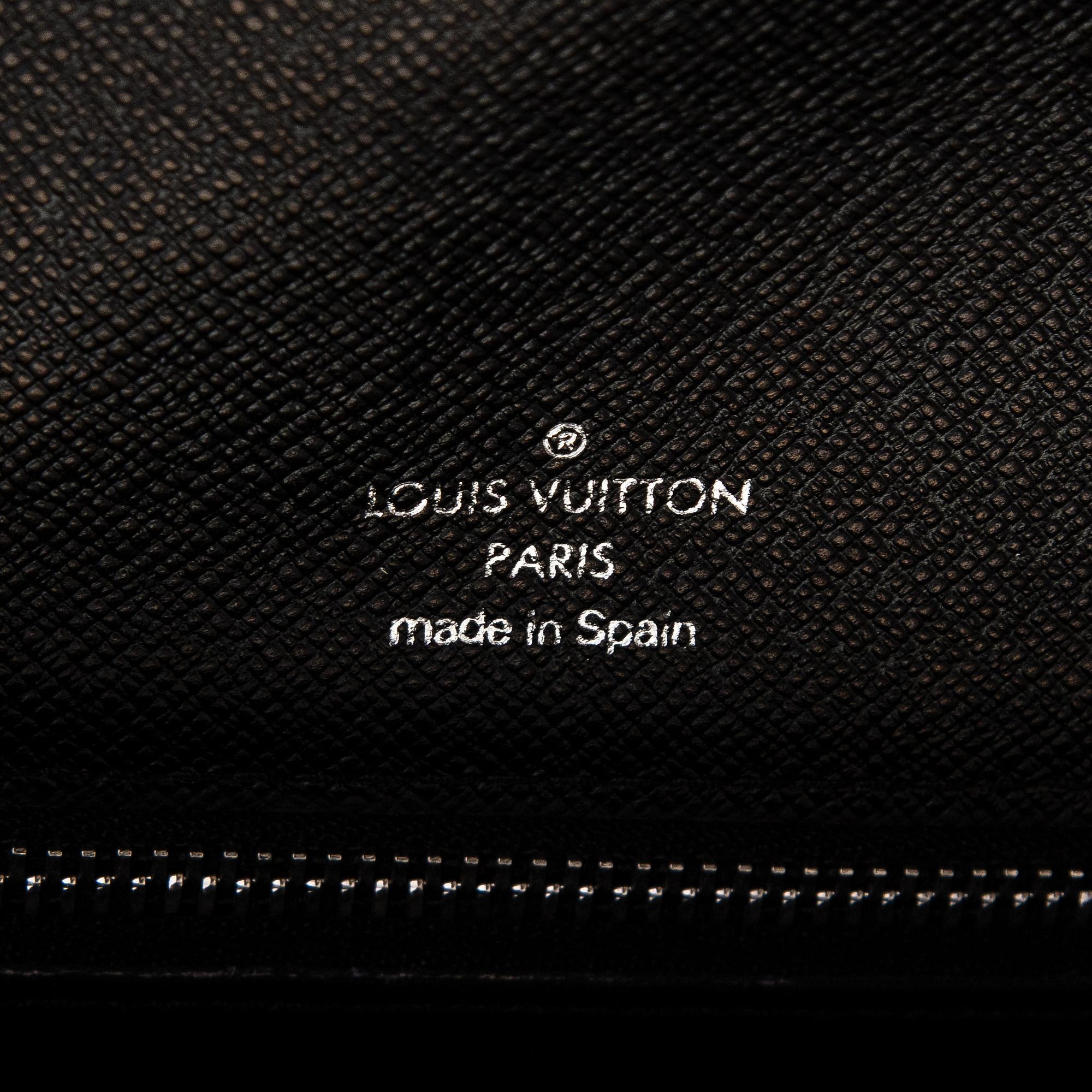 Louis Vuitton, laukku/clutch, "Selenga".