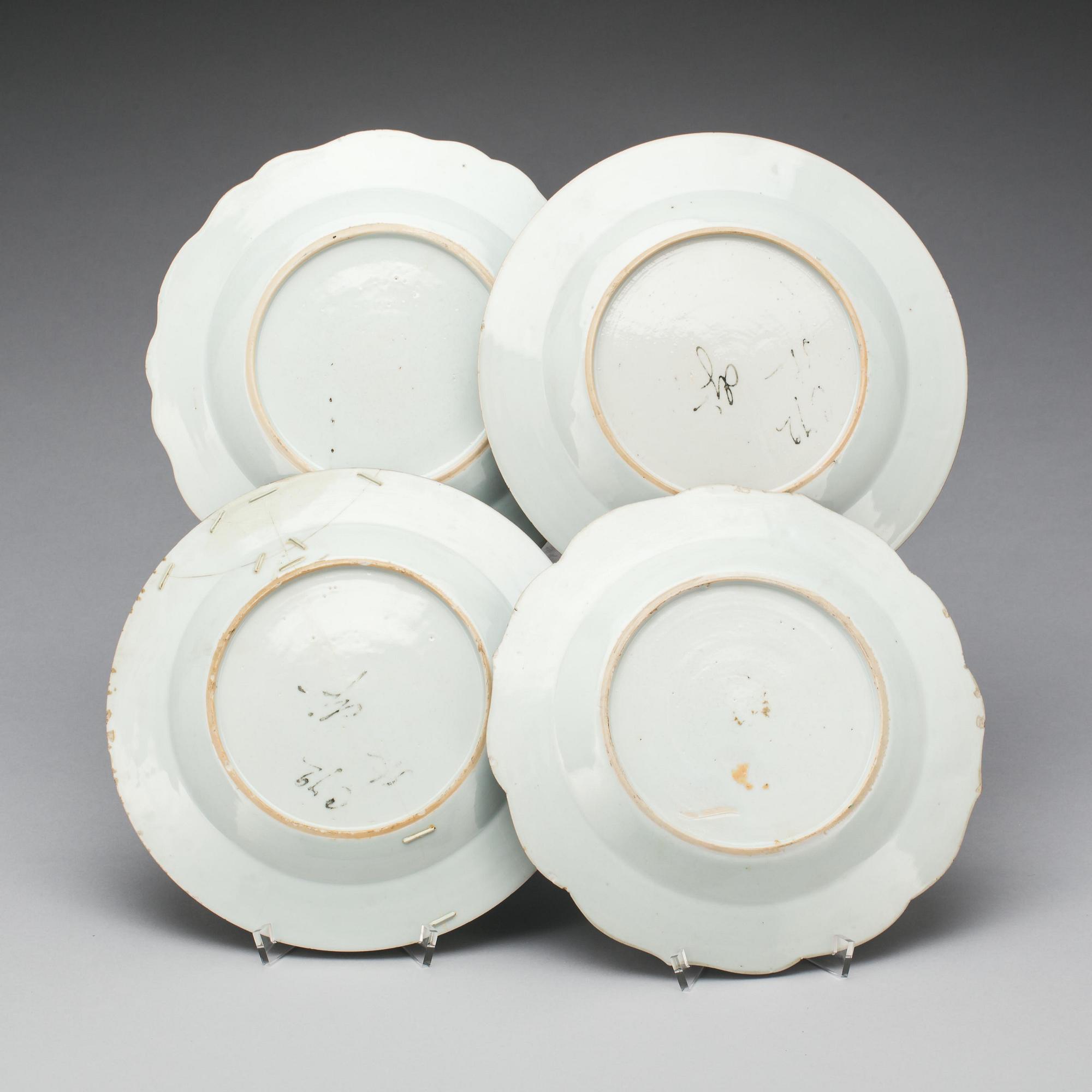 TALLRIKAR, 4 st, porslin, famille Rose. Kina, Qianlong. ( 1736-95.
