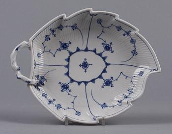 SKÅL, porslin, "Musselmalet", Kongl Dansk, 1800-tal.