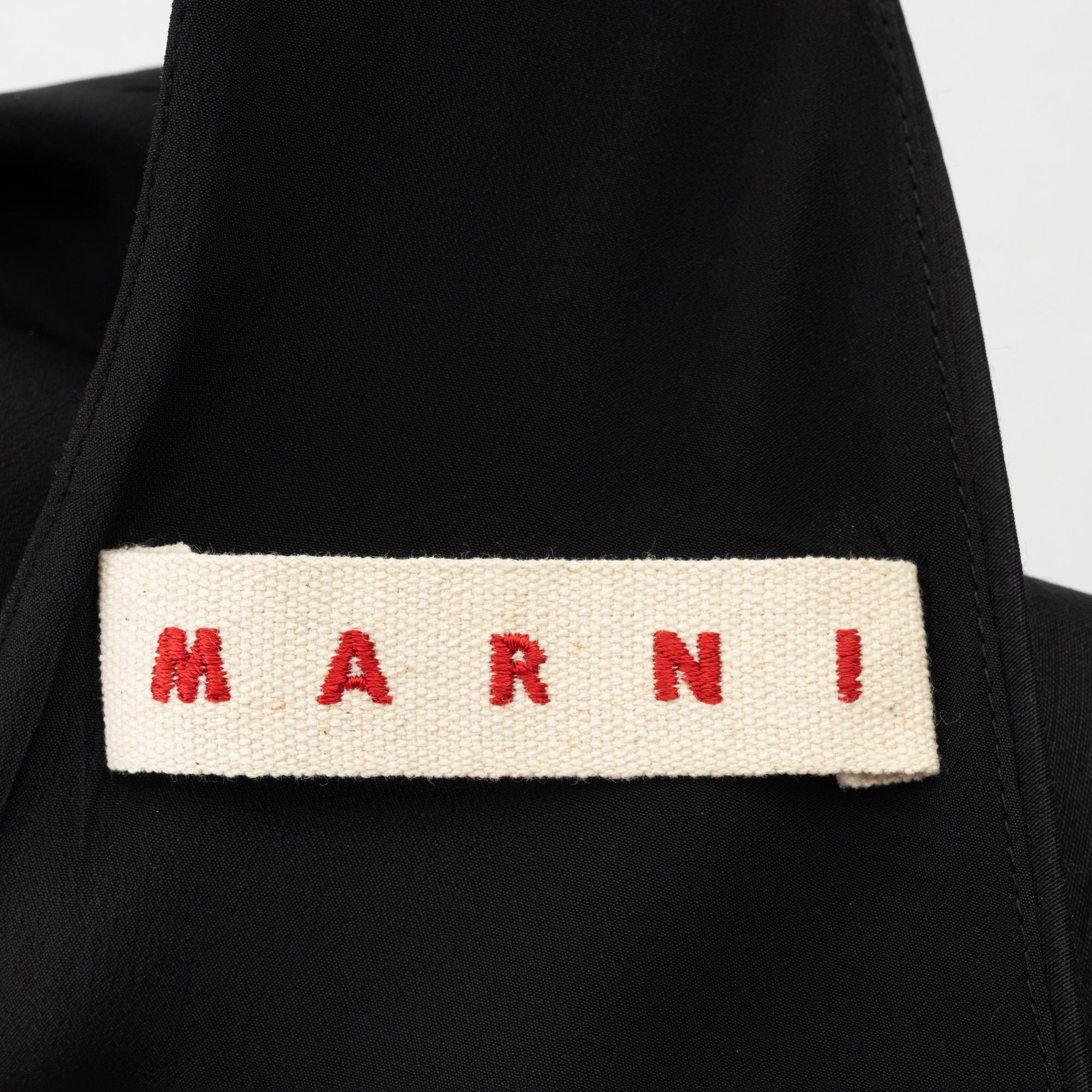 Marni, a woolmix tiop, size 38.