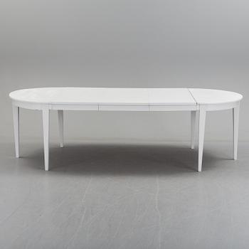 Dinnertable, 19th century.