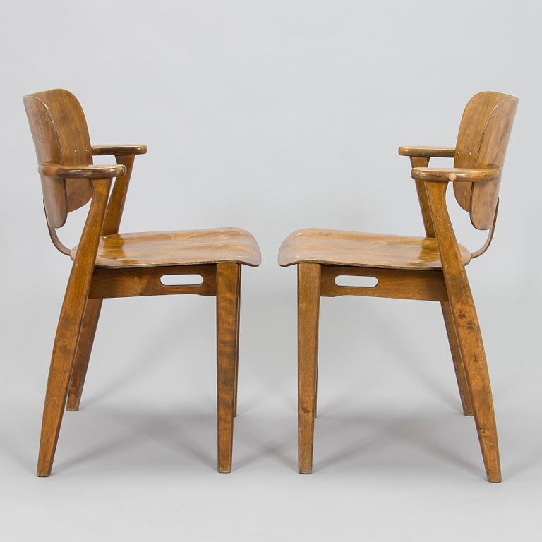 Ilmari Tapiovaara, tuoleja 4 kpl, "Domus", Keravan Puuteollisuus, 1900-luvun puoliväli.