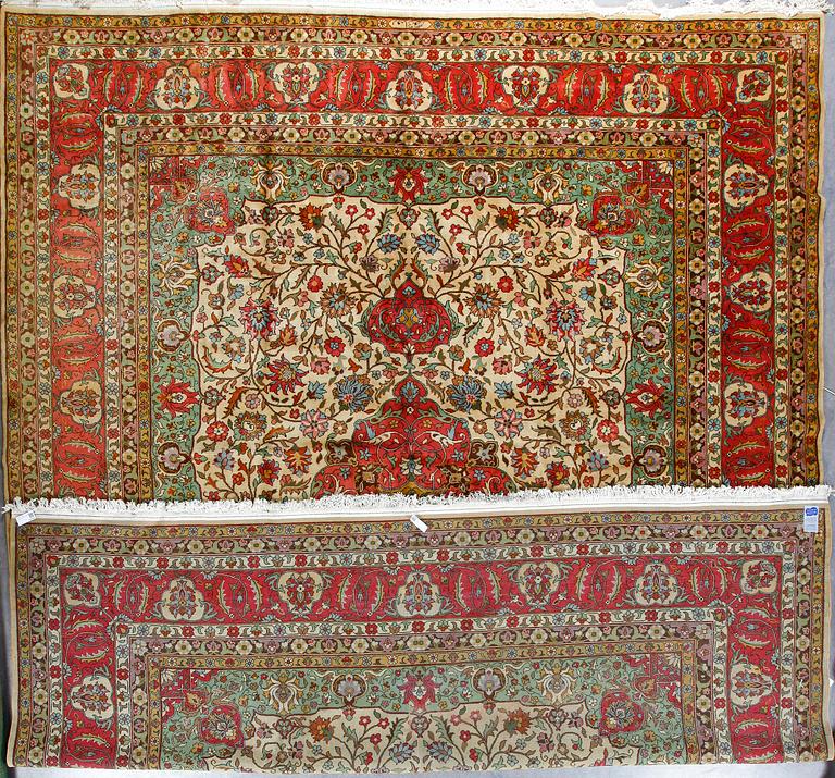 MATTA, semiantik, Östeuropa sannolikt, ca 500x410 cm.