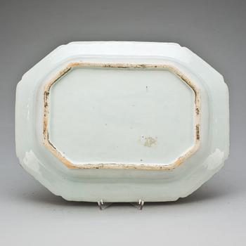 TERRINFAT, porslin, Kina, Qianlong (1736-95).