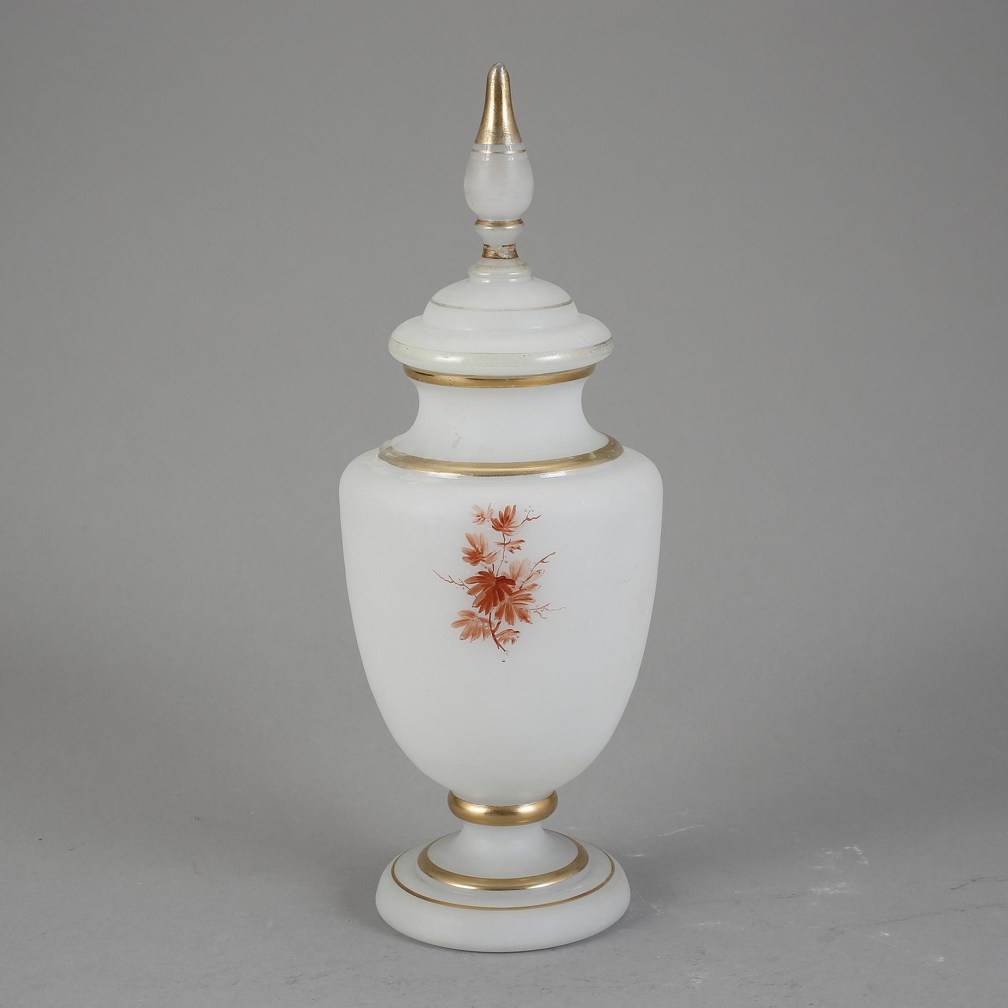 LOCKURNA, opalglas. Möjligen Frankrike, 1800-talets sista kvartal.