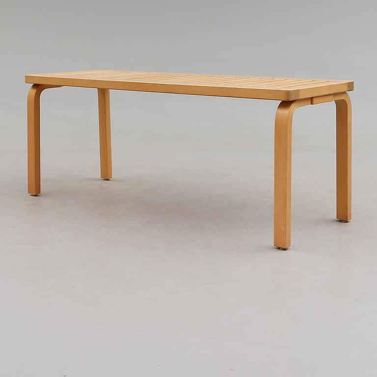 BÄNK, modell 153A, Alvar Aalto, Artek, 1900-talets andra hälft.