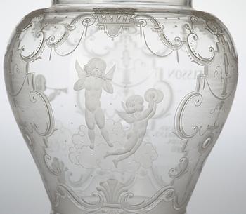 An Edvin Ollers engraved glass goblet with cover, Elme 1926, engraved by Carl Müller.