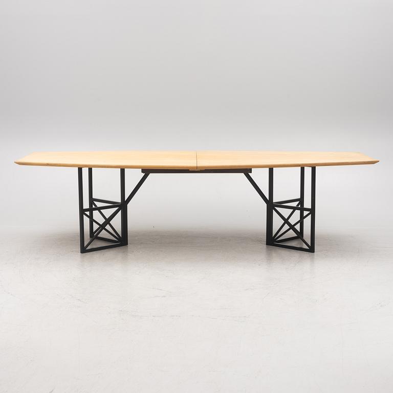 Jan Wickelgren, a dining table, late 20th Century.