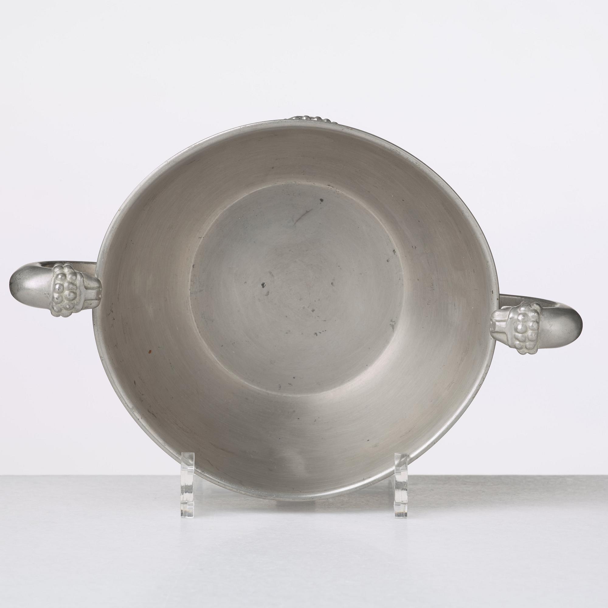 Anna Petrus, skål med hänklar, tenn, Firma Svenskt Tenn, Stockholm 1931.