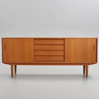 SIDEBOARD, "Trio", Nils Jonsson, Troeds, 1900-talets andra hälft.