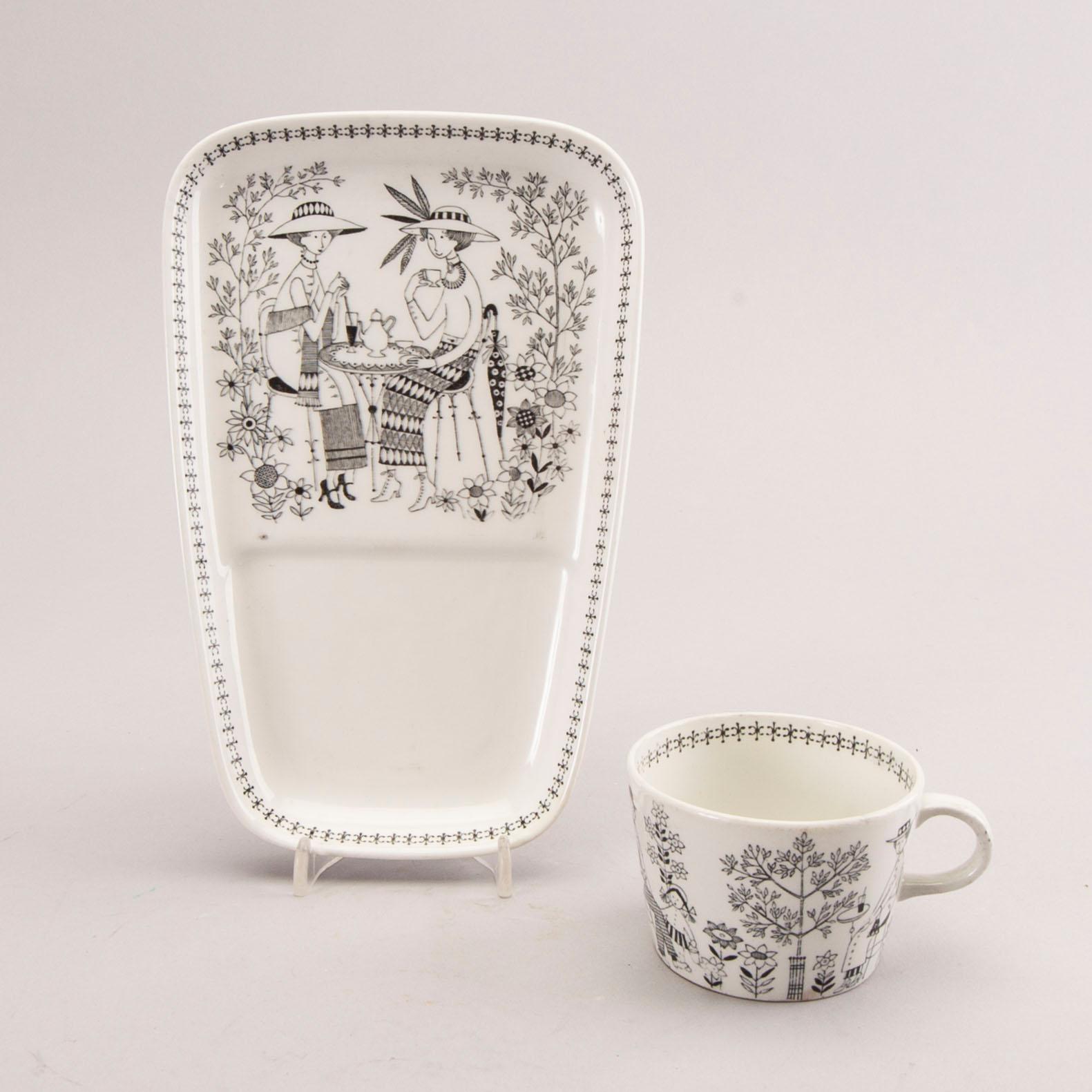 Kaj Frank & Raija Uosikkinen,  eour pcs of Emilia porcelain service from Arabia around 1960.