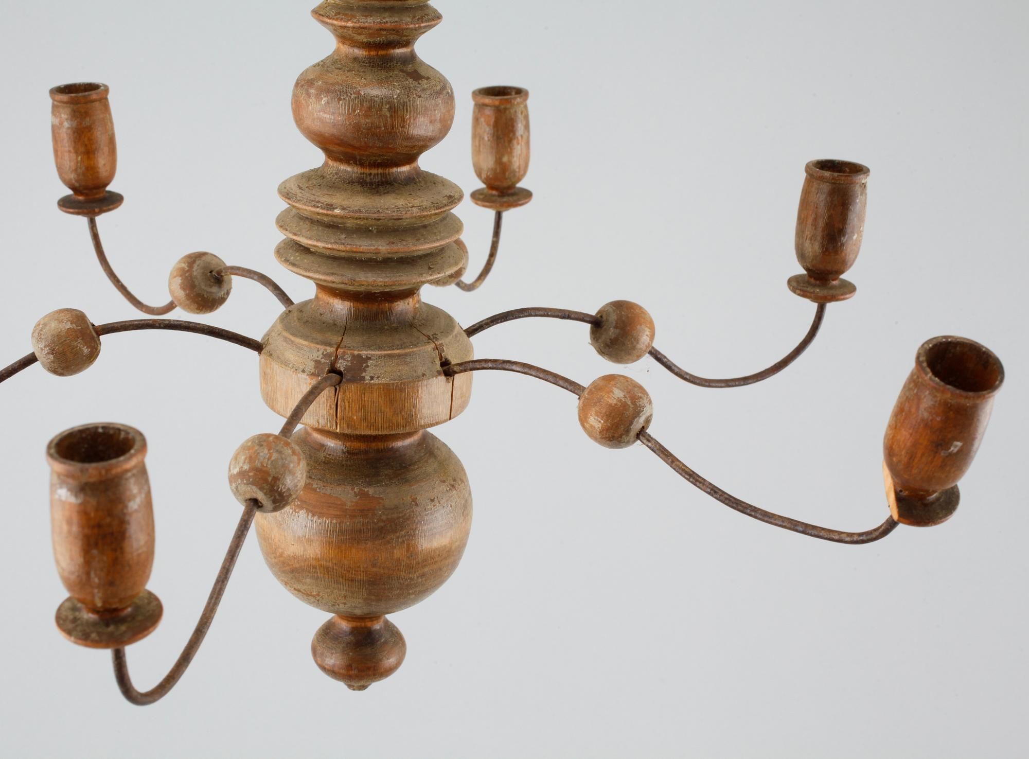 A chandelier from the 19th century.