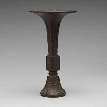 A bronze vase, late Ming dynasty.