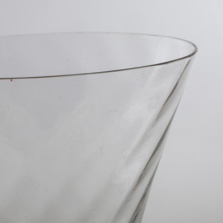 GUNNAR CYRÈN, vinglas, 8 stycken, glas, "Helena", Orrefors, sent 1900-tal.