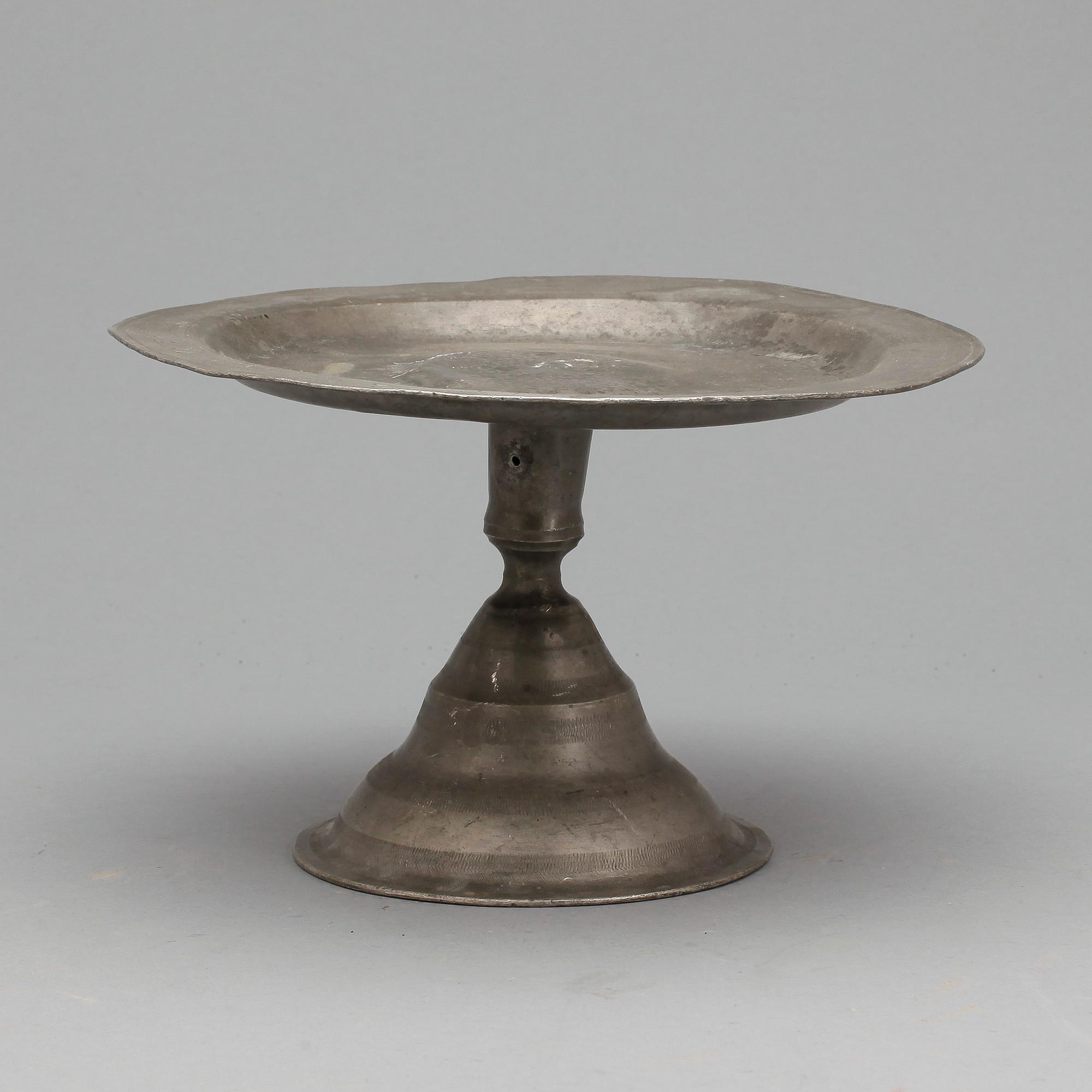 KAKFAT, tenn, 1700/1800-tal, otydliga stämplar.