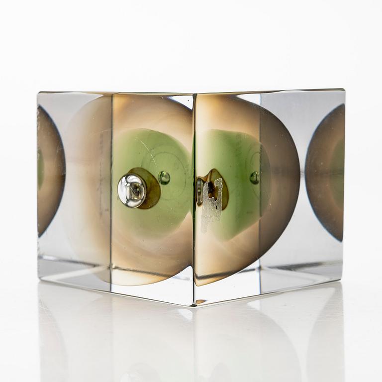 Oiva Toikka, An annual cube, signed Oiva Toikka Nuutajärvi 1983 and numbered 300/2000.