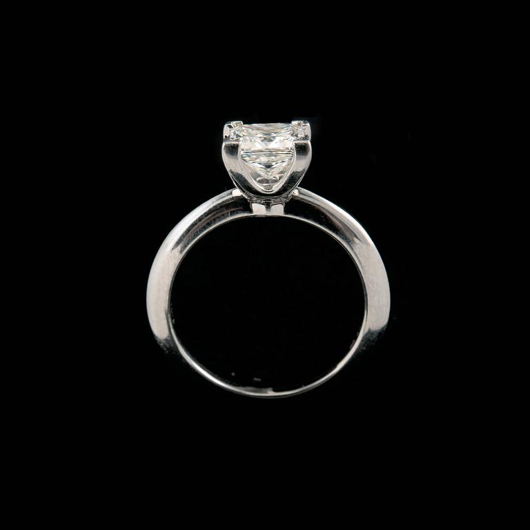 SORMUS, prinsesshiottu timantti 1.14 ct. G/vvs1, platinaa. Tiffany 2011. Koko 15,5, paino 4,4 g.