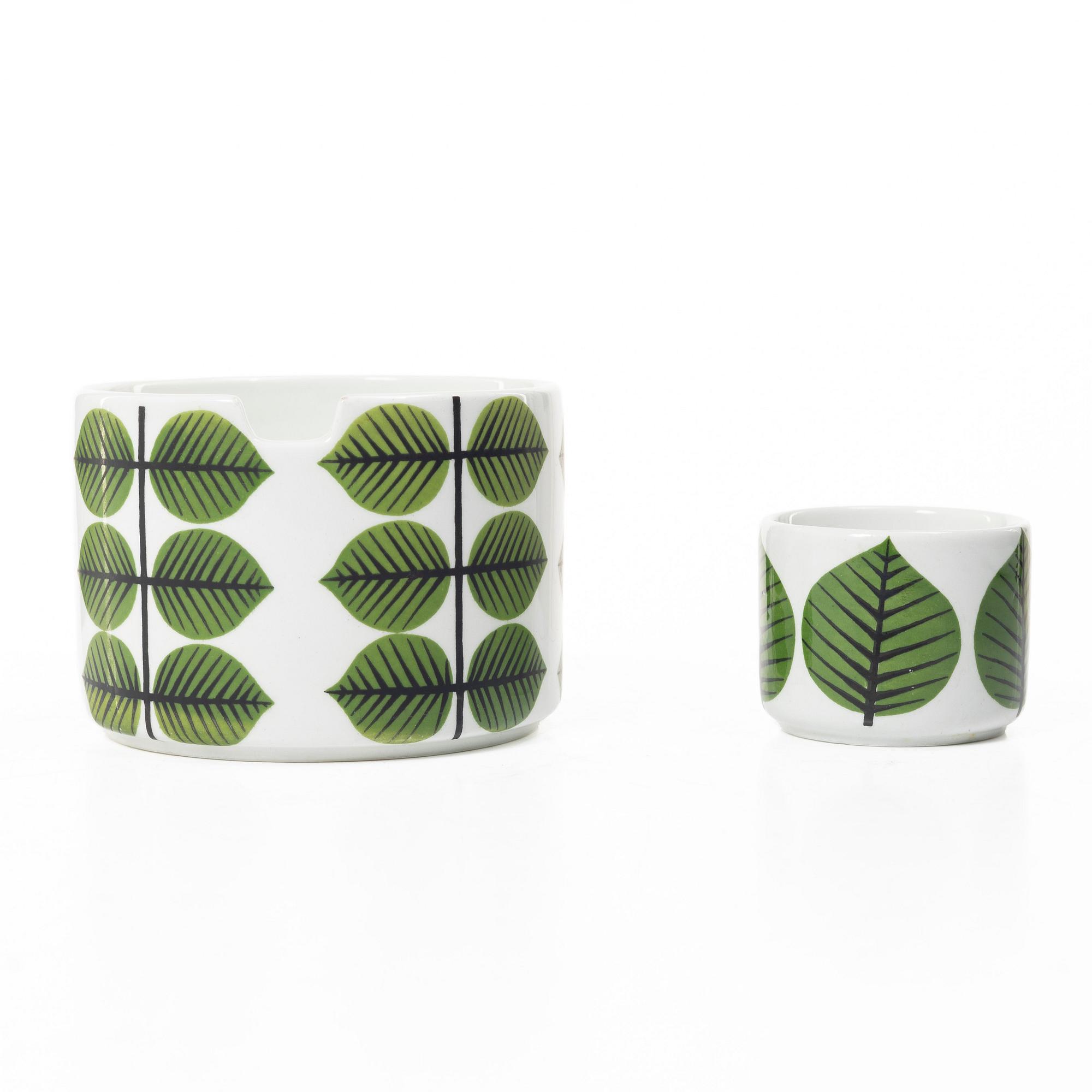Stig Lindberg, 56 'Berså' service pieces in bone china and earthenware, Gustavsberg.