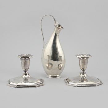 LJUSSTAKAR, ett par, samt VAS, silver, Norge respektive Danmark, 1900-tal.