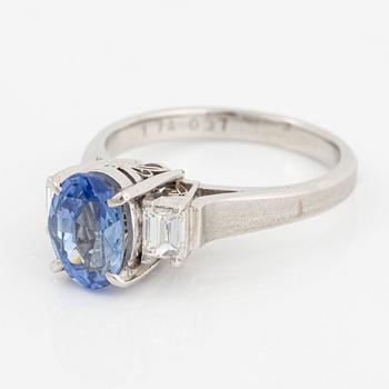 Ring, platinum with a sapphire and baguette-cut diamonds.