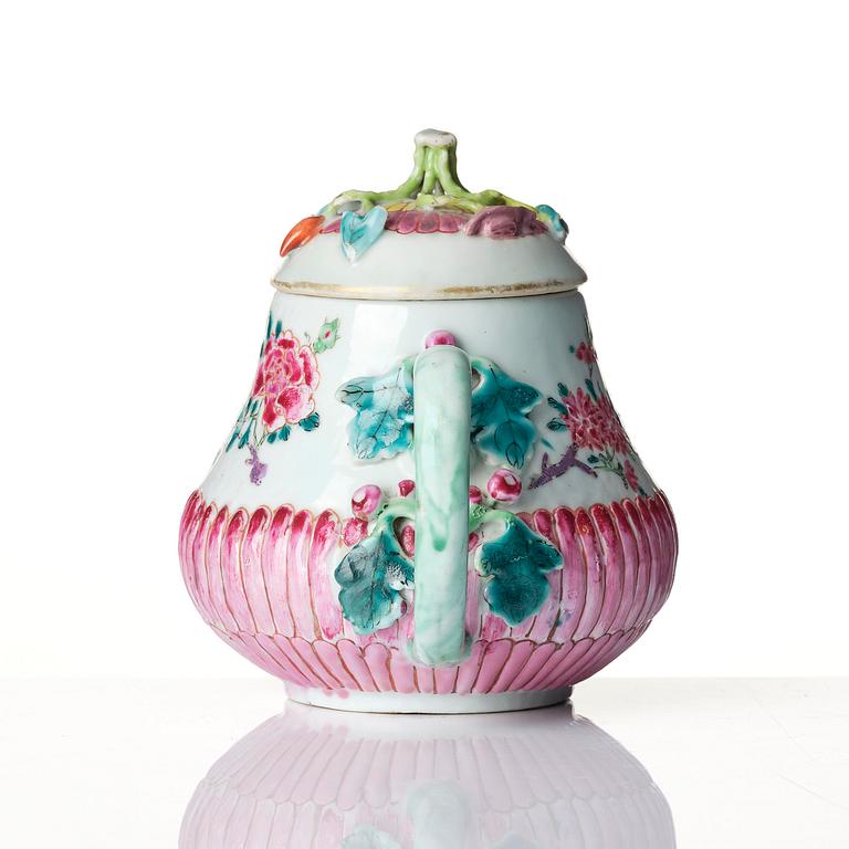 A famille rose tea pot with cover, Qing dynasty, first half of 18th century.