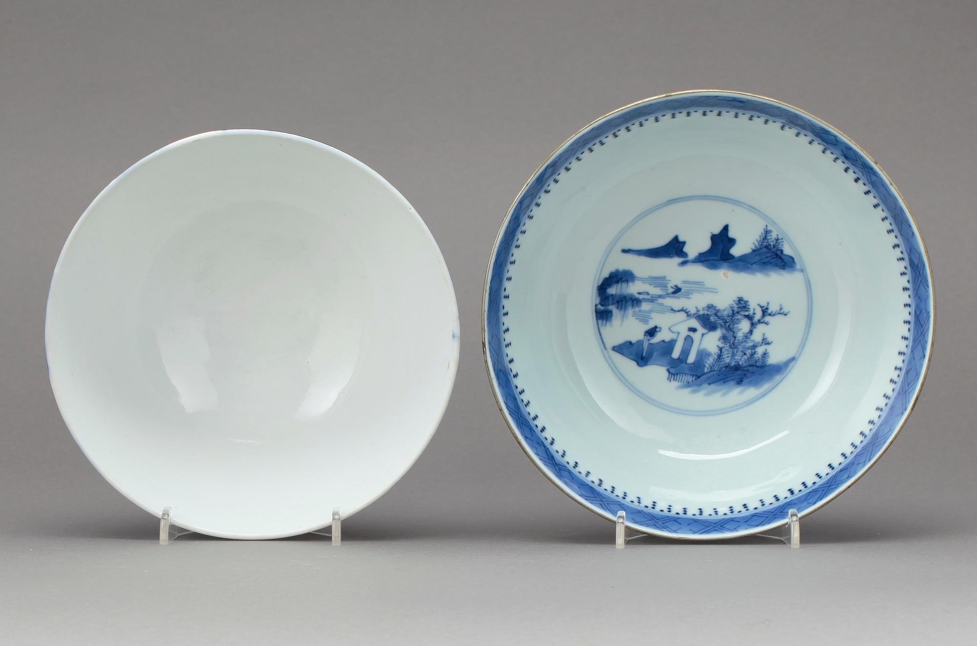 SKÅLAR, 2 st, porslin, Kina, 1900-talets början.