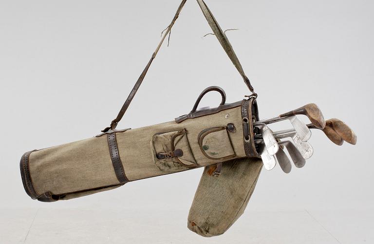 GOLFKLUBBOR, 10 st, i bag, 1900-tal.