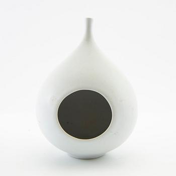 Stig Lindberg, vase/sculpture "Bird's Nest/Pungo" Gustavsberg 1950s/60s.